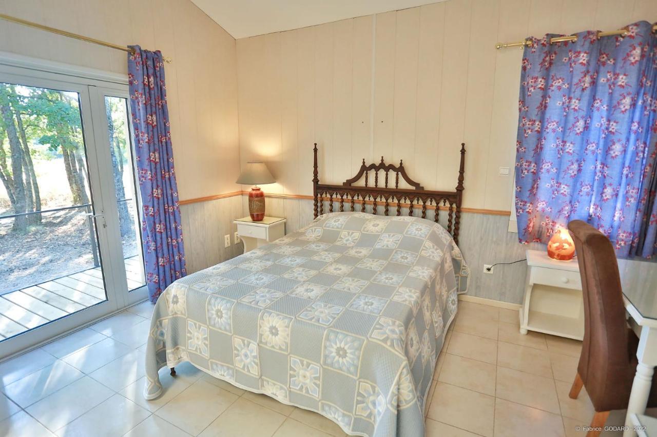 Hotel Restaurant Gite Les Lavandins Saint-Christol  ภายนอก รูปภาพ