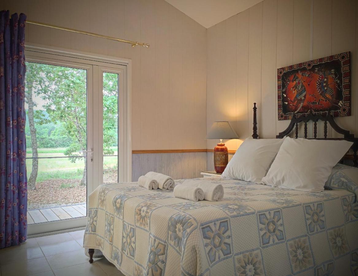 Hotel Restaurant Gite Les Lavandins Saint-Christol  ภายนอก รูปภาพ